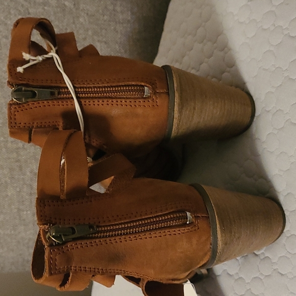 Booties - Picture 3 of 5